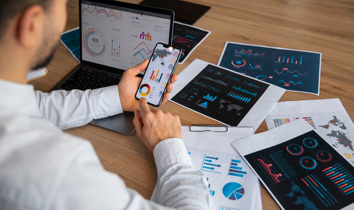 Maximizing Productivity with HR Software: Benefits for Companies and Employees